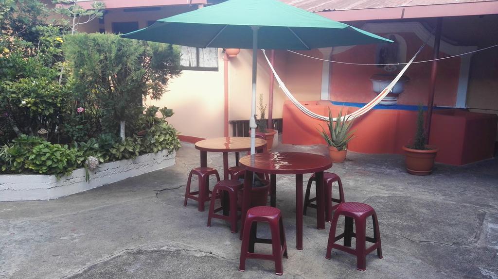 Hostal Morenosアンティグア・グアテマラ エクステリア 写真